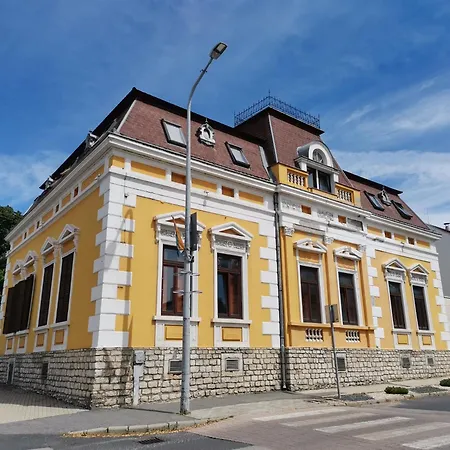 Szent Gyoergy Vendeghaz Es Rendezvenyterem 게스트하우스 3*