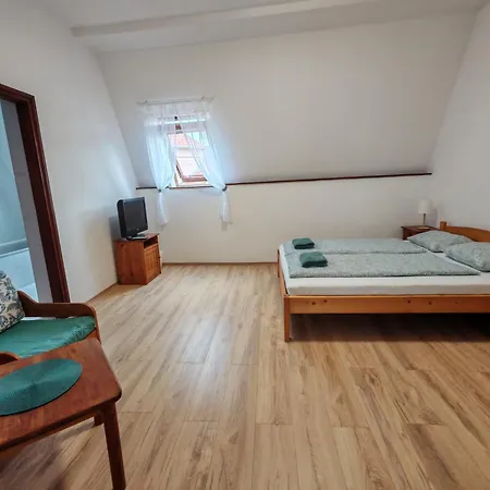 Szent Gyoergy Vendeghaz Es Rendezvenyterem 3* Tapolca